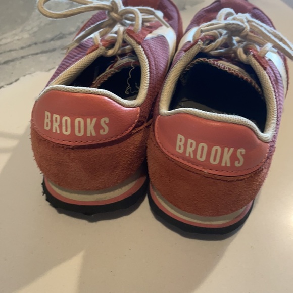 Brooks Women’s sneakers - Picture 2 of 3